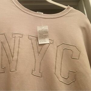 👋NYC Women's Sweatshirt NEW+Tag,light Beige M, BUNDLE & get a FREE beige NYC HAT